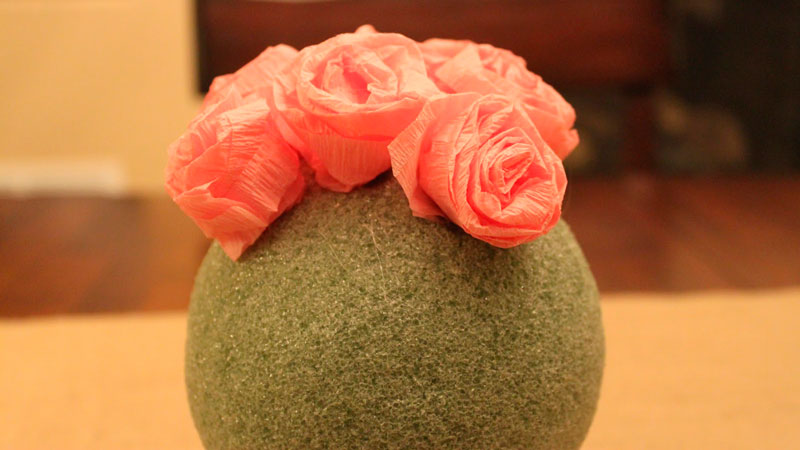 Топиарий из розы своими руками: из гофрированной бумаги, пошаговая инструкция, мастер класс