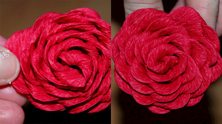 МК Английская Роза из конфет и гофрированной бумаги