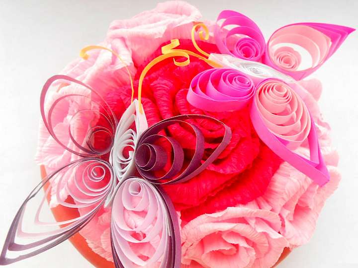 16 способов сделать цветы из гофрированной бумаги своими руками: 125+ фото,просто и сложно, большие и маленькие розы, пионы, тюльпаны, лилии �� другие