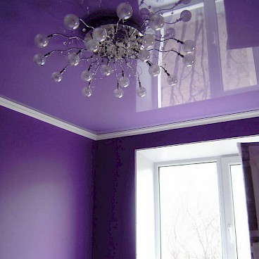 Фиолетовый с белым прекрасное решение комнаты